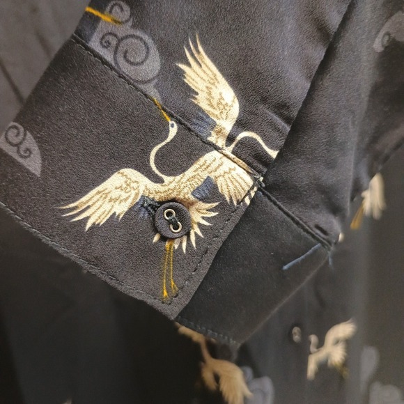 T Tahari Women's SMALL Navy Blue Shirt Collared Long Sleeve Button Up Bird Print - Picture 6 of 9